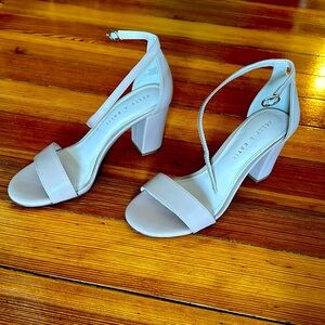 Kelly & Katie Hailee Sandal - Size 7 - Taupe/Stone
